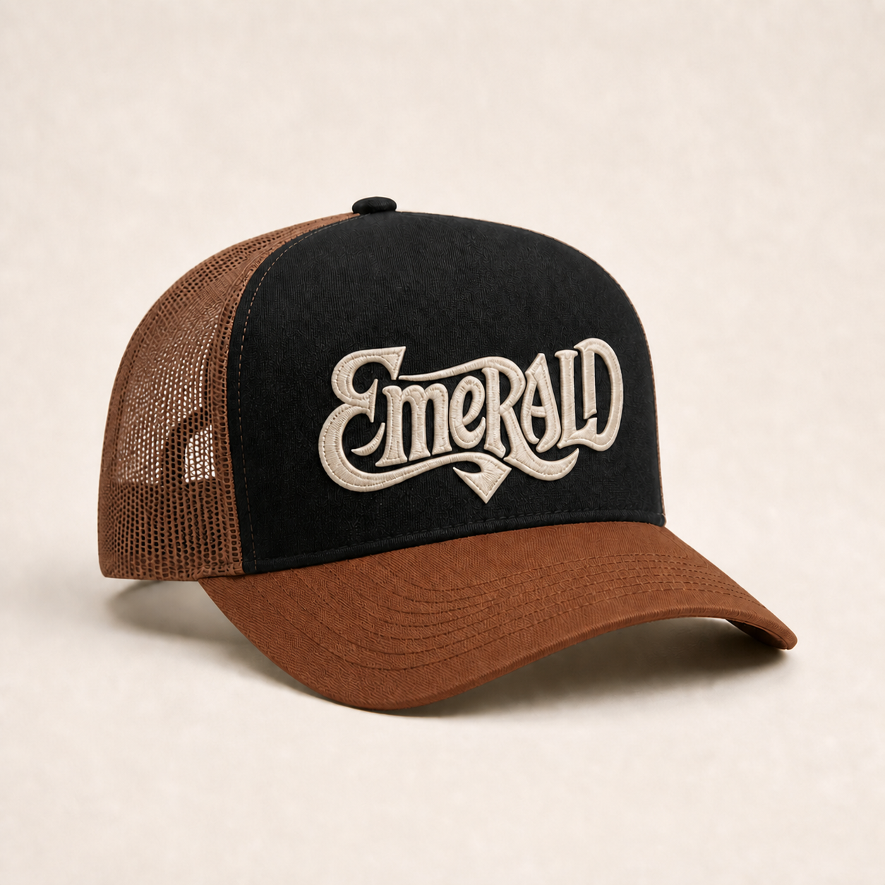 Bone Emerald - Emerald Script Preto 02 - Preto Marrom